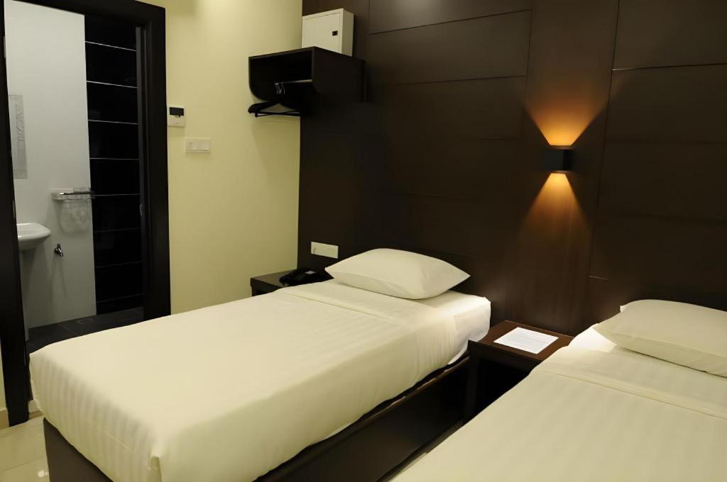 Cathay Hotel Kota Kinabalu Zewnętrze zdjęcie