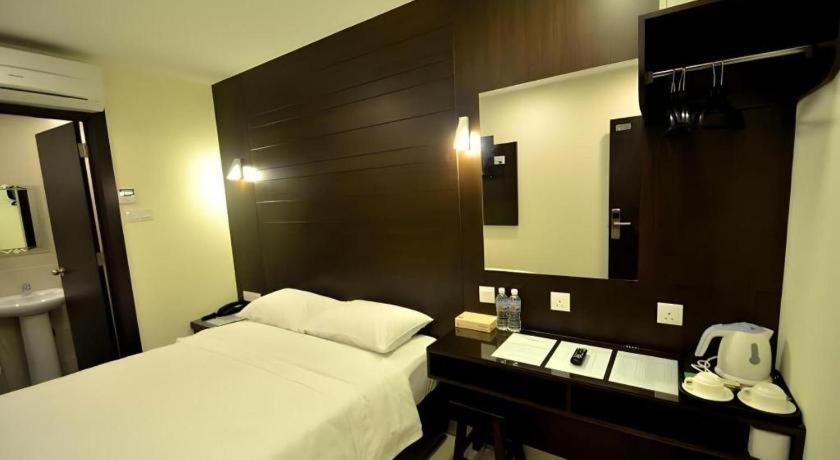 Cathay Hotel Kota Kinabalu Zewnętrze zdjęcie