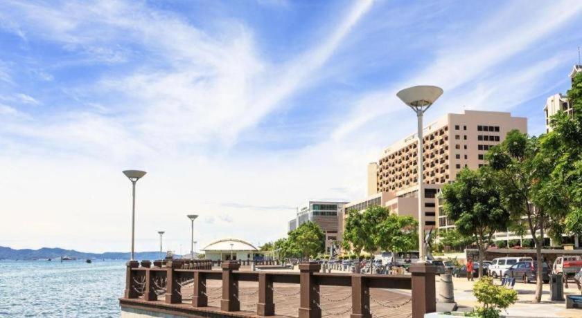 Cathay Hotel Kota Kinabalu Zewnętrze zdjęcie