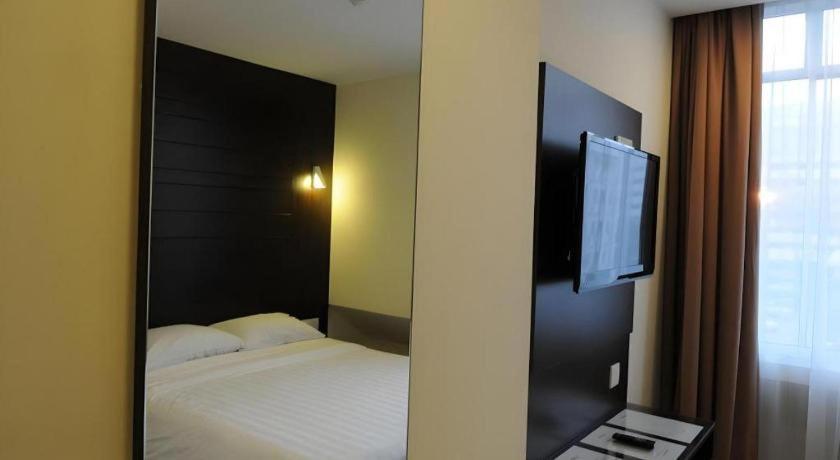 Cathay Hotel Kota Kinabalu Zewnętrze zdjęcie